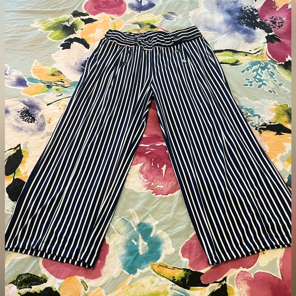 Navy and white striped wide leg cropped pants